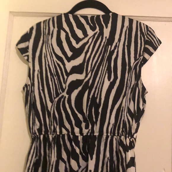 Dress - Picture 5 of 5